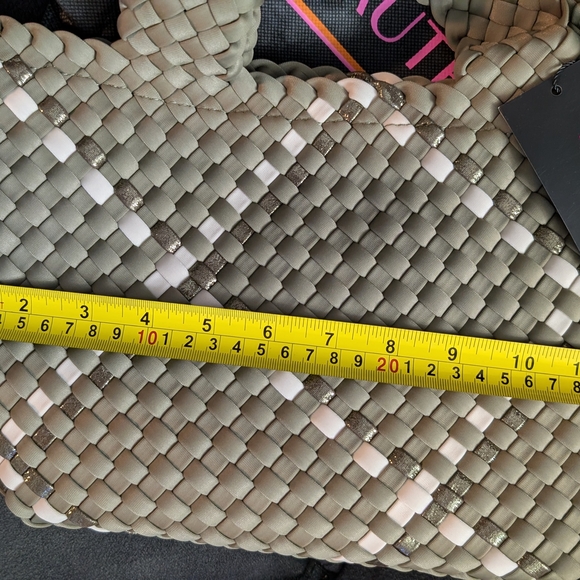 HAUTE SHORE Woven Sage Green Tote And Dust Bag - Picture 6 of 8